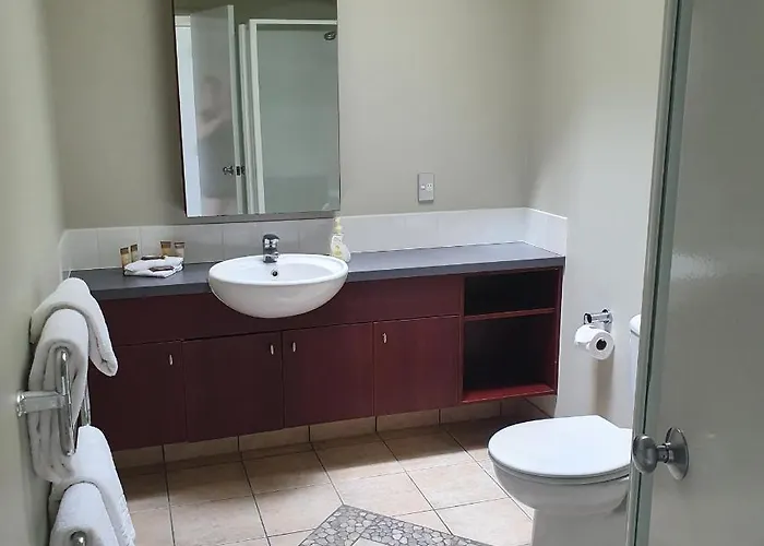 Kiwi On The 3 Bedroom,chalet Holiday home Rotorua