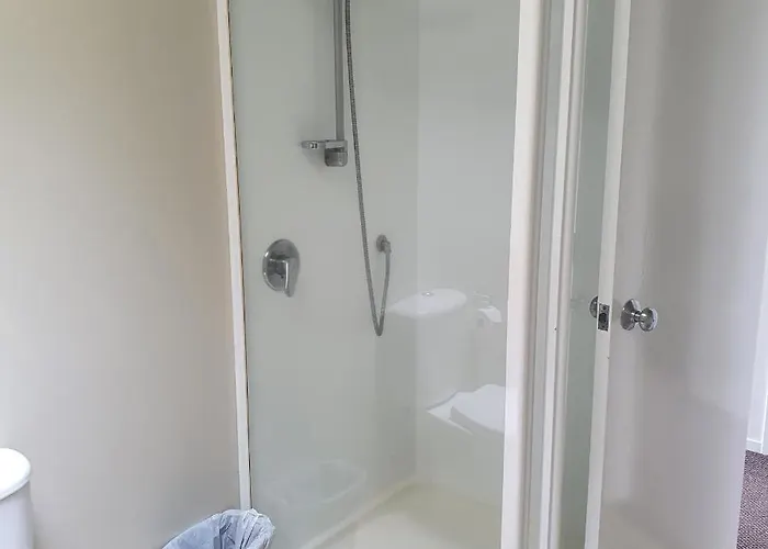 Kiwi On The 3 Bedroom,chalet Holiday home Rotorua